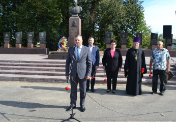 в Починке прошел торжественный митинг, посвященный освобождению Смоленщины и Починковского района от фашистских захватчиков - фото - 6