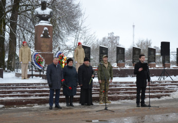 в Починке состоялся торжественный митинг, посвященный Дню Героев Отечества - фото - 7