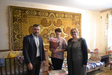 поздравили первого новорожденного в 2025 году - фото - 1