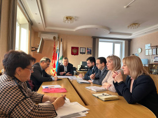 глава Починковского муниципального округа А.В. Голуб провел рабочую встречу с представителями застройщика - фото - 7