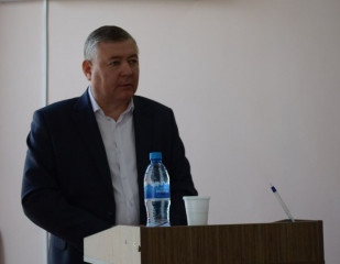 глава Починковского округа Александр Голуб отчитался перед депутатами о результатах деятельности за 2024 год - фото - 11