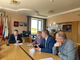 глава округа Александр Владимирович Голуб провёл рабочую встречу с представителями подрядной организации - фото - 4