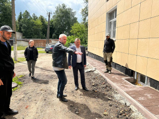 глава округа А.В. Голуб обсудил с представителем подрядной организации ремонт Дома культуры - фото - 10