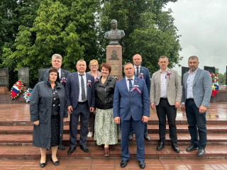 поздравление Главы Починковского округа Александра Владимировича Голуба с 81-годовщиной освобождения от немецко-фашистских оккупантов Беларуси и Днем Независимости Республики Беларусь - фото - 1