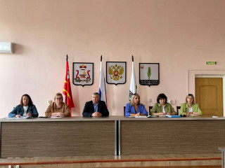 эффективность расходов и ремонт объектов: Глава Починковского округа встретился с руководителями образовательных учреждений - фото - 4