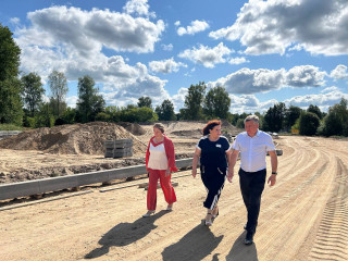 глава округа Александр Голуб провел встречу с представителями подрядной организации по реконструкции дороги в Ворошилово - фото - 5