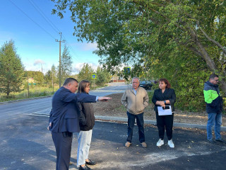 глава округа Александр Голуб проинспектировал ход ремонтных работ дорожного полотна - фото - 6