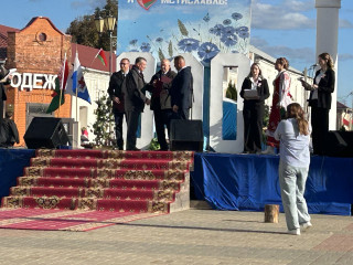 делегация округа приняла участие в торжествах, посвященных дню освобождения Мстиславского района от немецко-фашистских захватчиков и Дню города Мстиславля - фото - 8