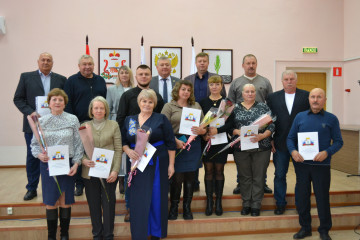 глава округа А. В. Голуб поздравил работников сельскохозяйственной и перерабатывающей промышленности - фото - 16