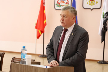 глава Починковского округа Александр Голуб отчитался перед депутатами о результатах деятельности за 2025 год - фото - 6