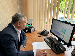 глава муниципалитета Александр Голуб проголосовал за благоустройство общественного пространства Починковского округа - фото - 1