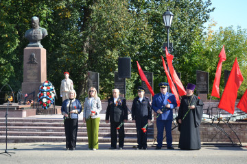в Починке прошел митинг, посвященный 80-ой годовщине освобождения Починковского района от немецко-фашистских захватчиков - фото - 9